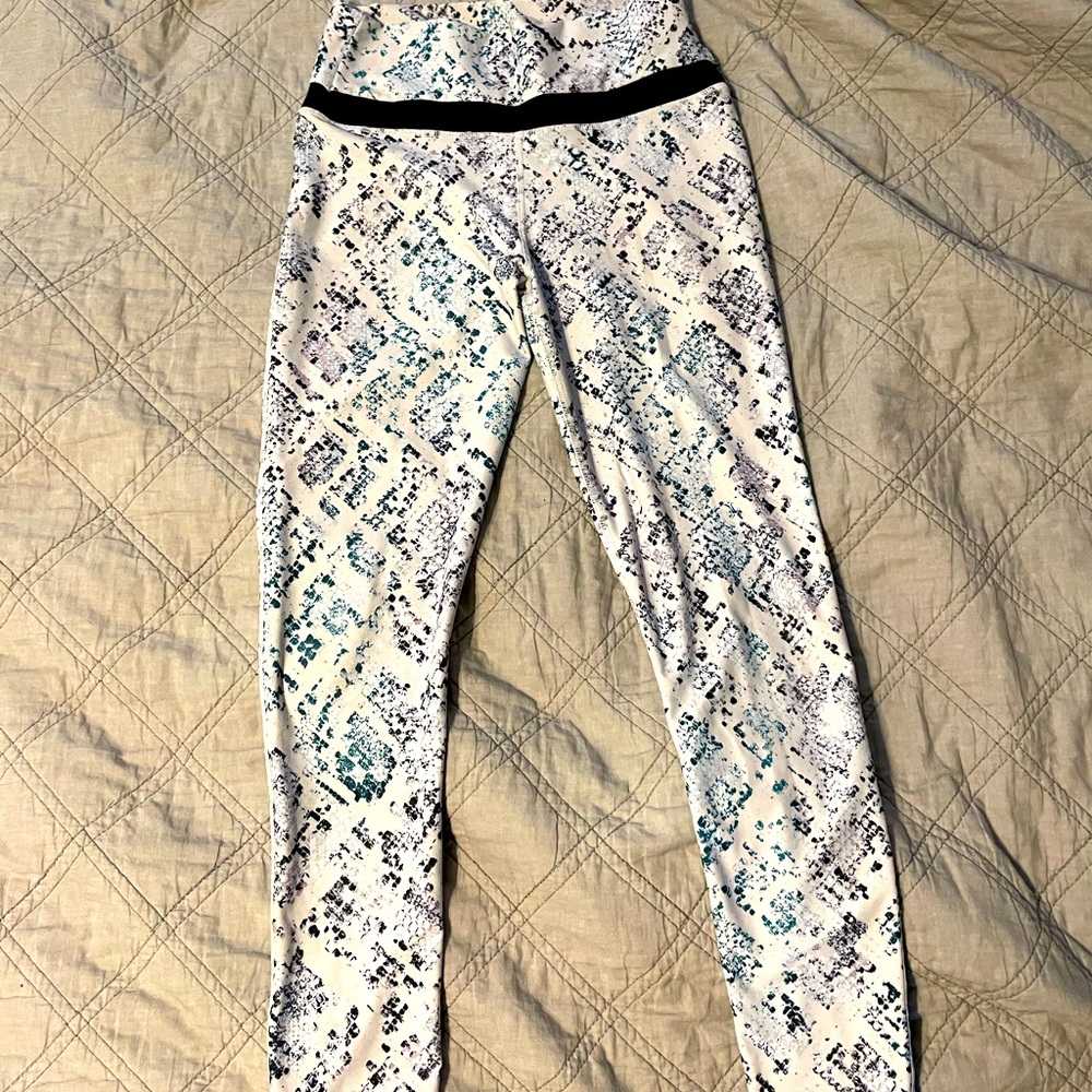Women’s Fabletics leggings